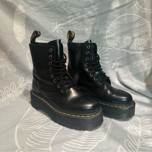 Dr. Martens Jadon Boot